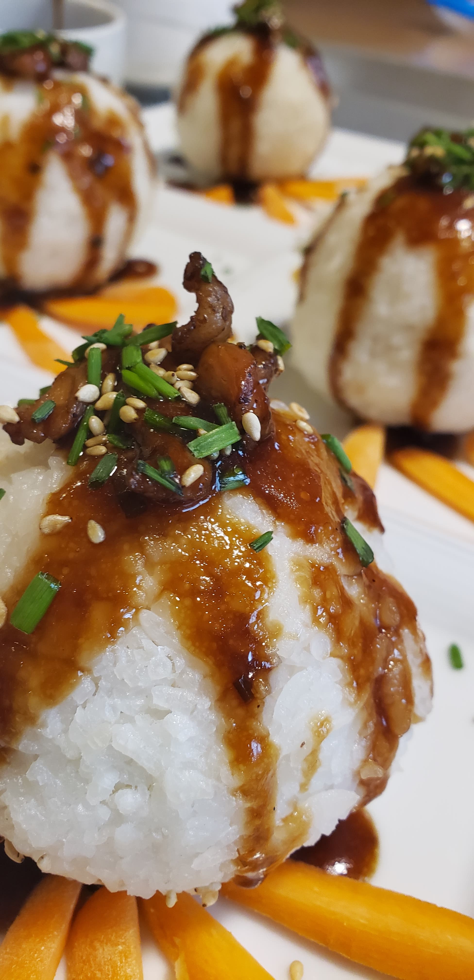 Sticky Rice Balls with Mushroom and Oyster Sauce