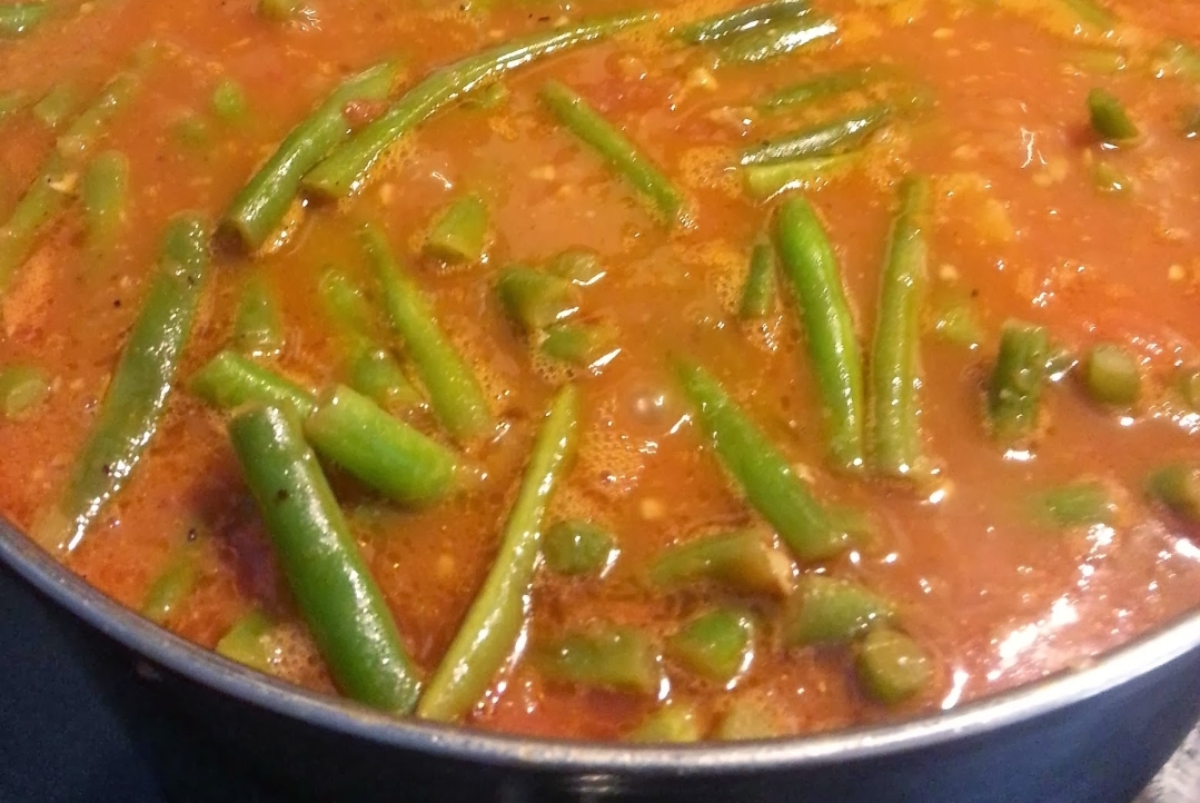 Green Beans in Garlic Tomato Sauce