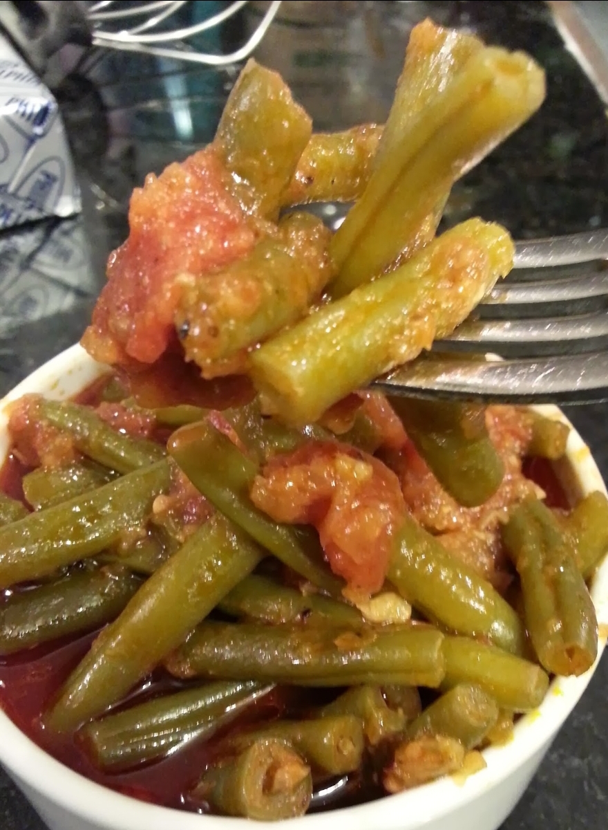 Green Beans in Garlic Tomato Sauce