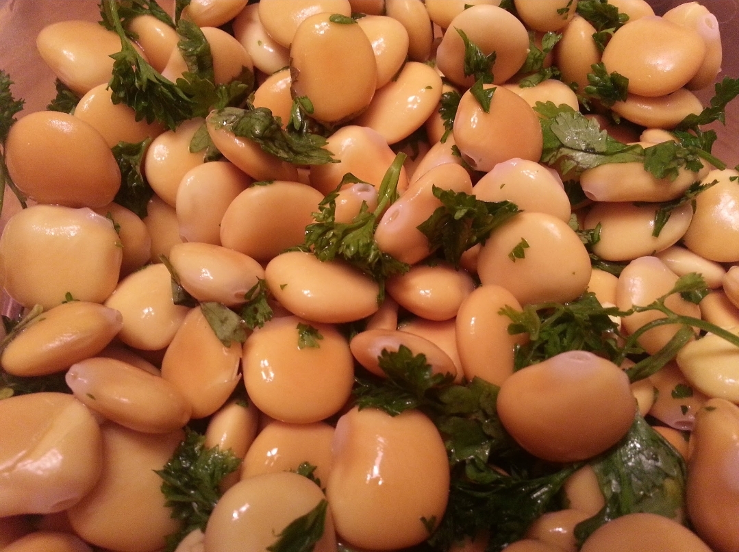 Lupini Beans with Fresh Parsly